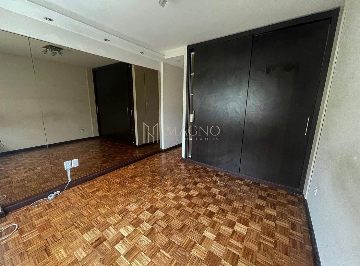 Apartamento ID.495 - Apartamento en venta 3 dormitorios + servicio y ggecen Punta Carretas