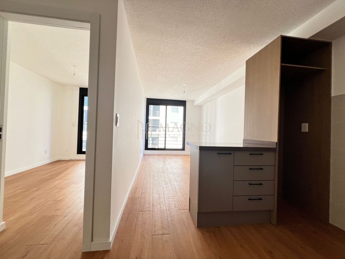 Apartamento ID.505 - Apartamento muy luminoso ubicado en segundo piso en La Blanqueada