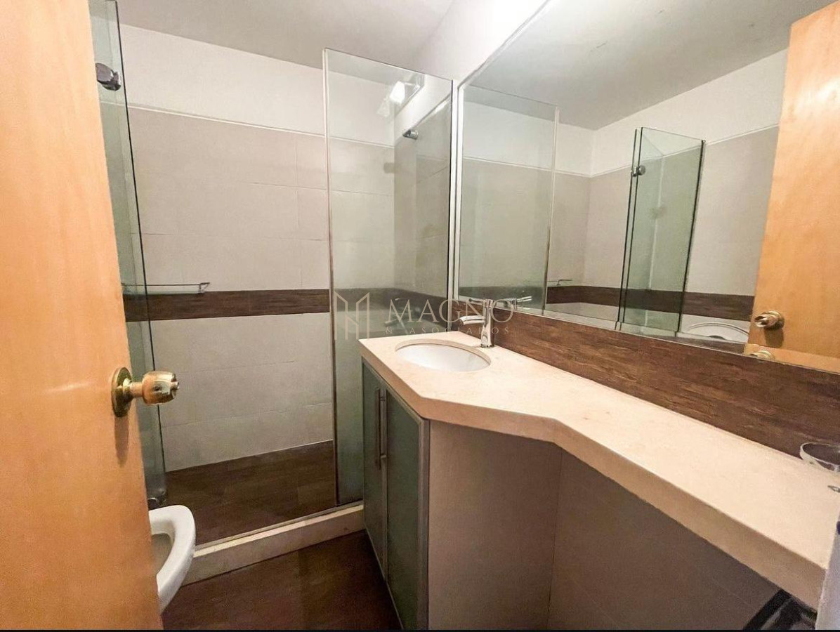Apartamento ID.495 - Apartamento en venta 3 dormitorios + servicio y ggecen Punta Carretas