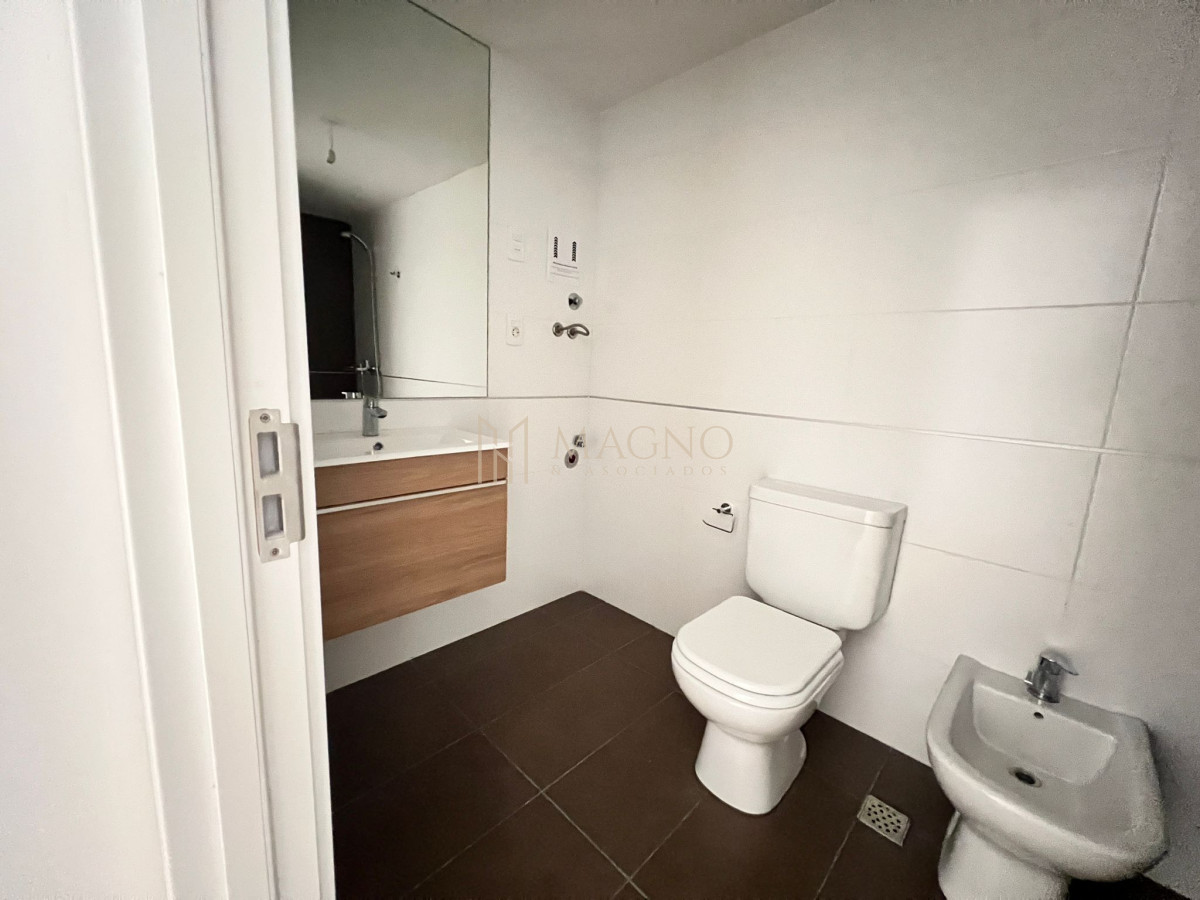 Apartamento ID.505 - Apartamento muy luminoso ubicado en segundo piso en La Blanqueada