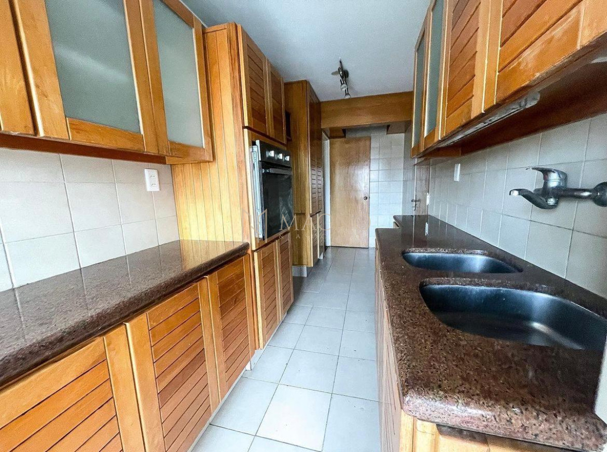 Apartamento ID.495 - Apartamento en venta 3 dormitorios + servicio y ggecen Punta Carretas