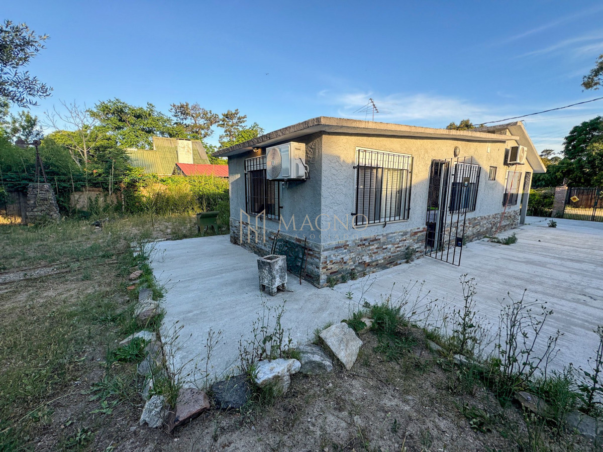 Casa ID.593 - Se vende casa con apto en Parque del Plata