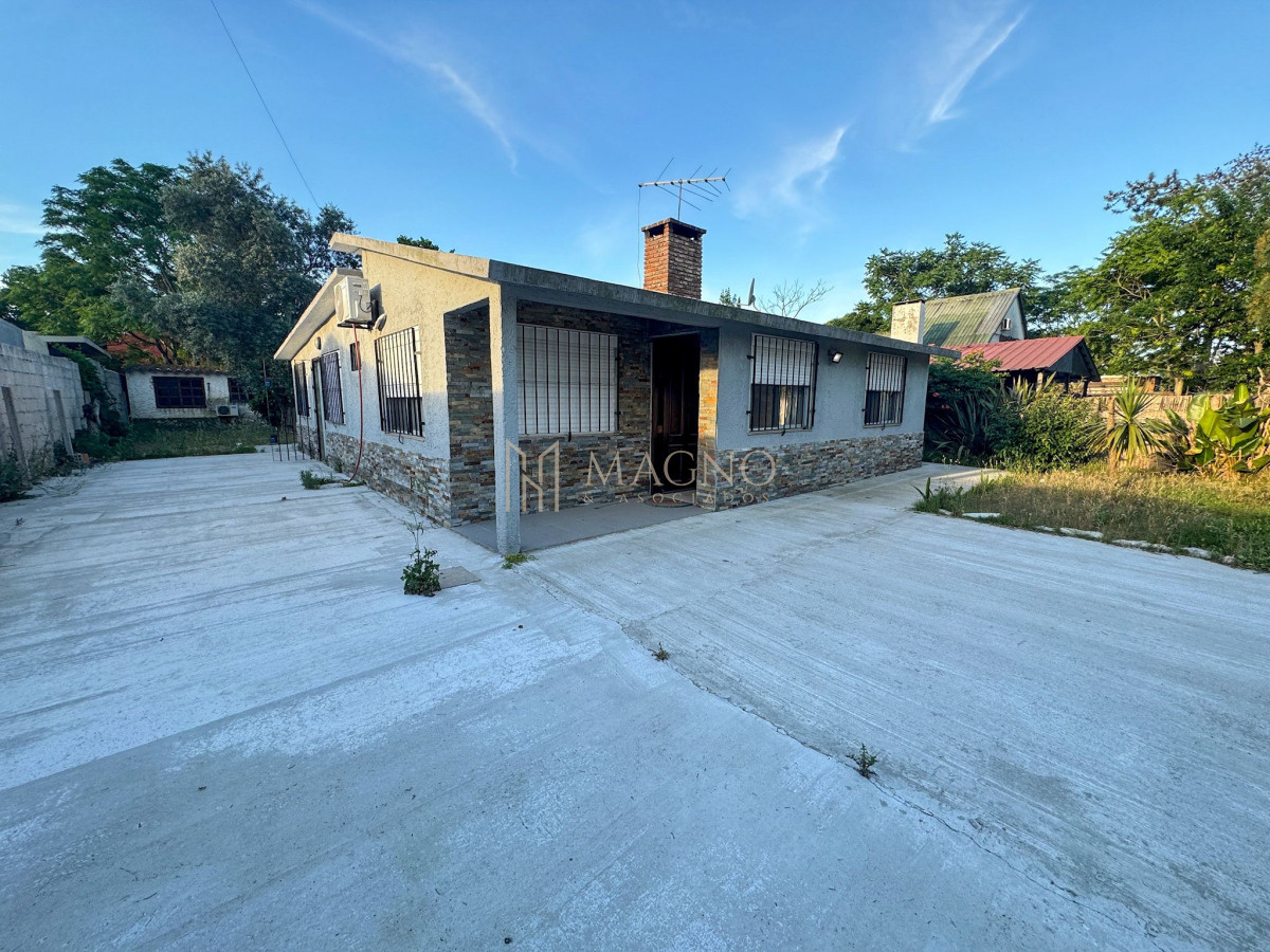 Casa ID.593 - Se vende casa con apto en Parque del Plata