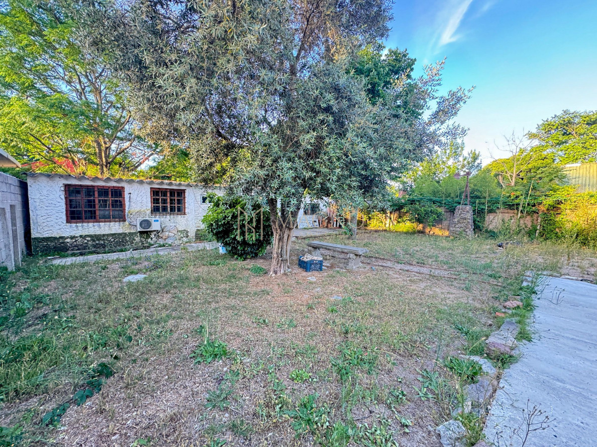 Casa ID.593 - Se vende casa con apto en Parque del Plata