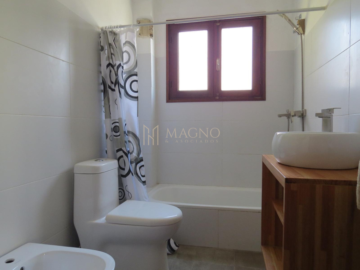Casa ID.596 - Casa en venta con piscina en Carrasco