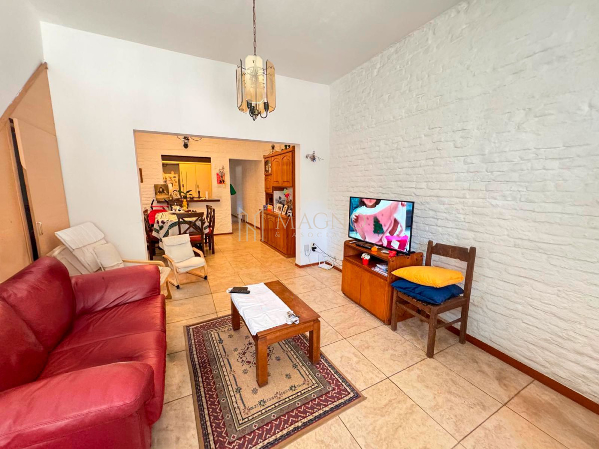 Casa ID.624 - Venta Casa en PH con parrillero, en Malvin, a 50m de la rambla