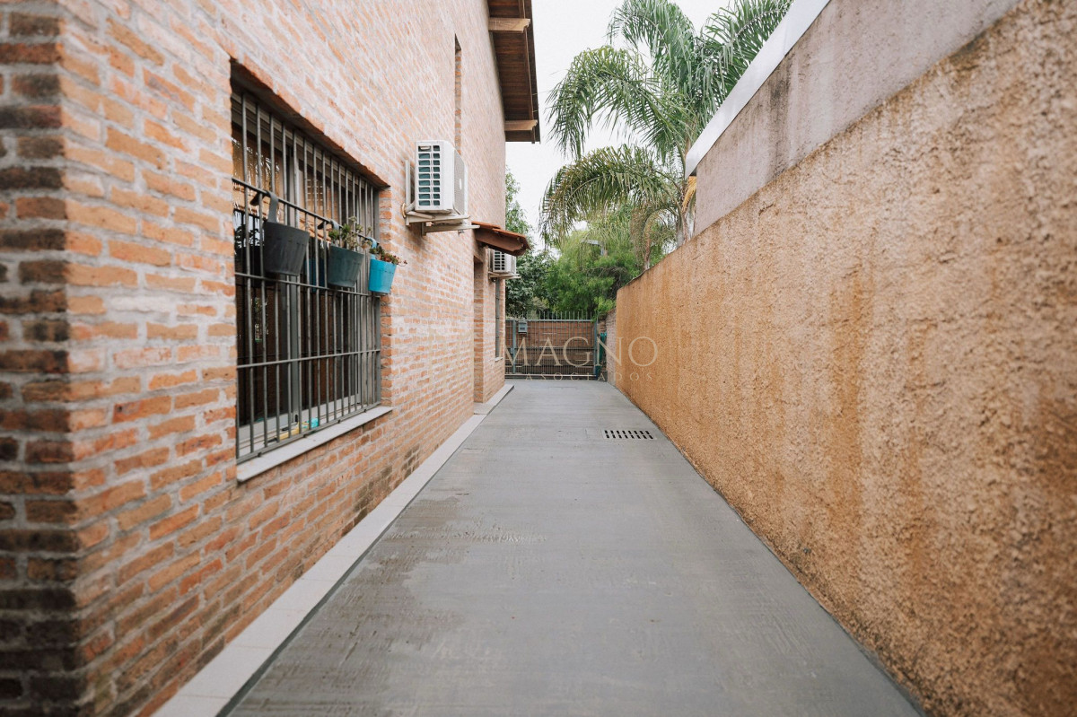 Casa ID.628 - Venta Casa 3 dormitorios piscina climatizada en Solymar 