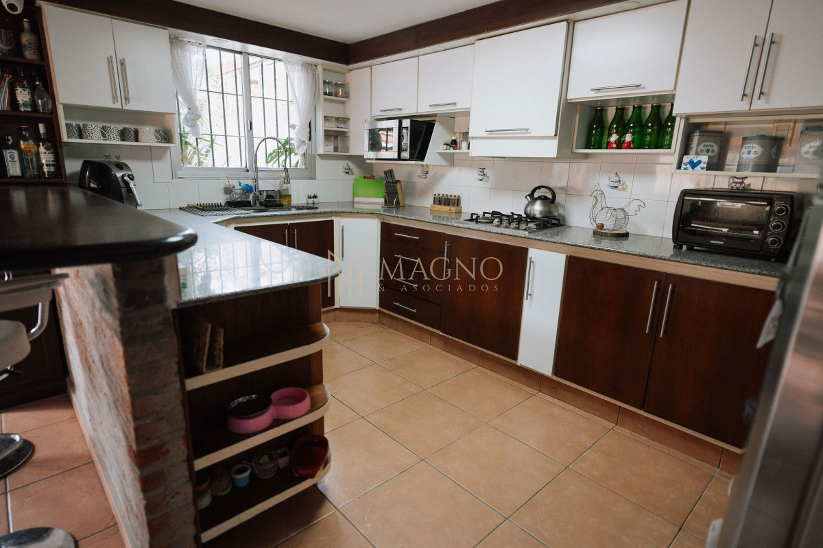 Casa ID.628 - Venta Casa 3 dormitorios piscina climatizada en Solymar 