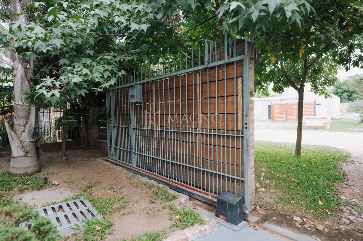 Casa ID.628 - Venta Casa 3 dormitorios piscina climatizada en Solymar 