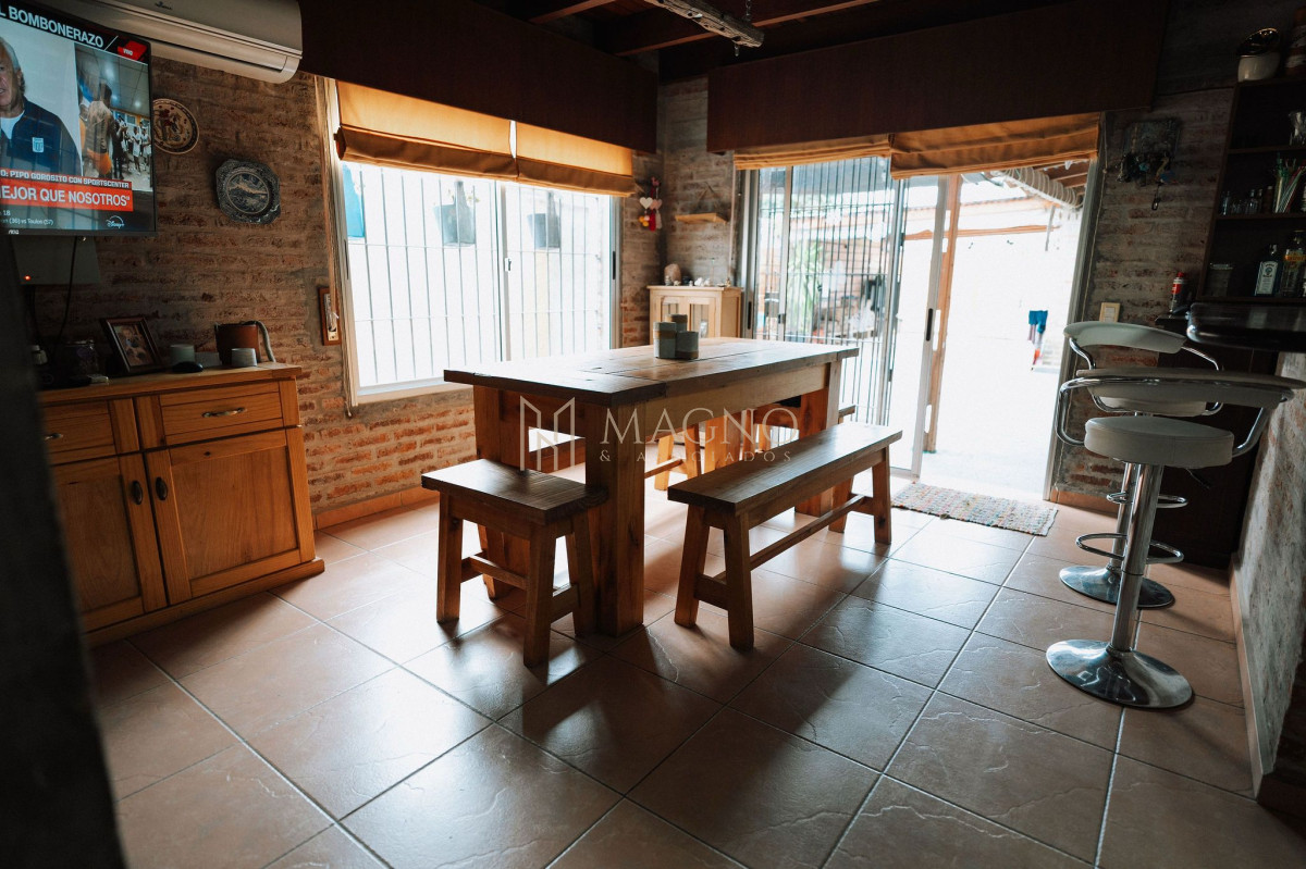 Casa ID.628 - Venta Casa 3 dormitorios piscina climatizada en Solymar 