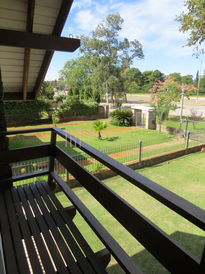 Casa ID.596 - Casa en venta con piscina en Carrasco