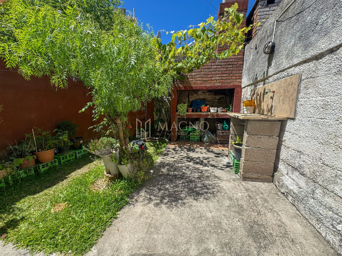Casa ID.624 - Venta Casa en PH con parrillero, en Malvin, a 50m de la rambla