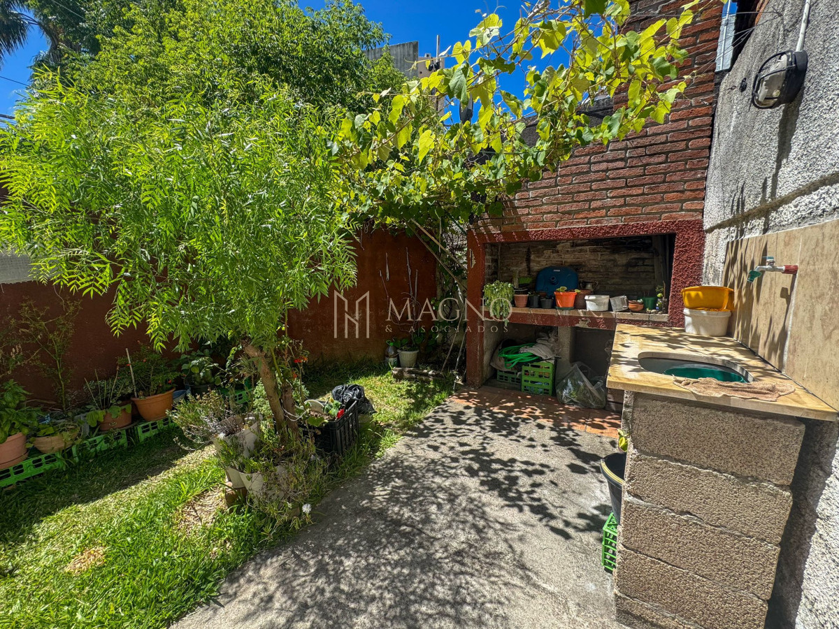 Casa ID.624 - Venta Casa en PH con parrillero, en Malvin, a 50m de la rambla