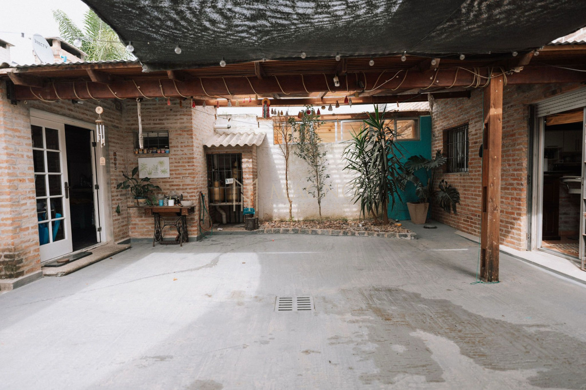 Casa ID.628 - Venta Casa 3 dormitorios piscina climatizada en Solymar 