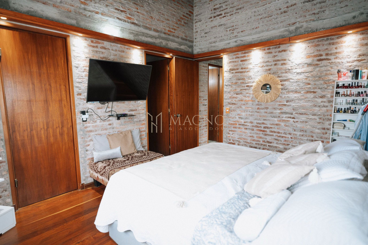 Casa ID.628 - Venta Casa 3 dormitorios piscina climatizada en Solymar 