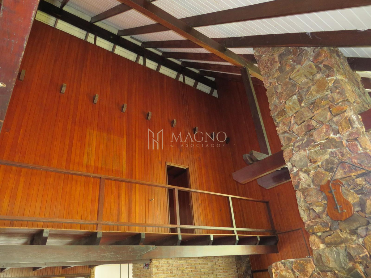 Casa ID.596 - Casa en venta con piscina en Carrasco