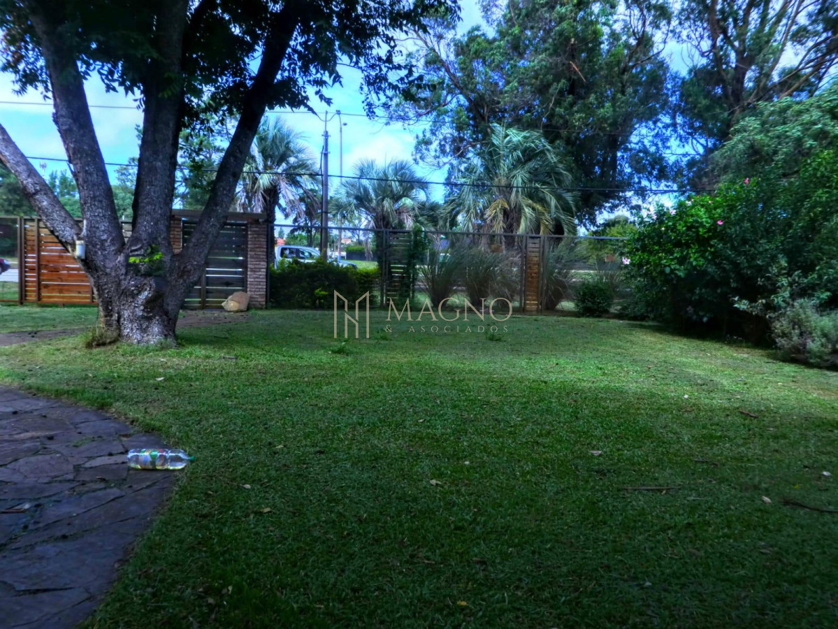 Casa ID.596 - Casa en venta con piscina en Carrasco