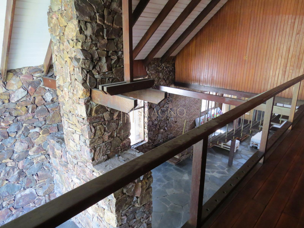 Casa ID.596 - Casa en venta con piscina en Carrasco