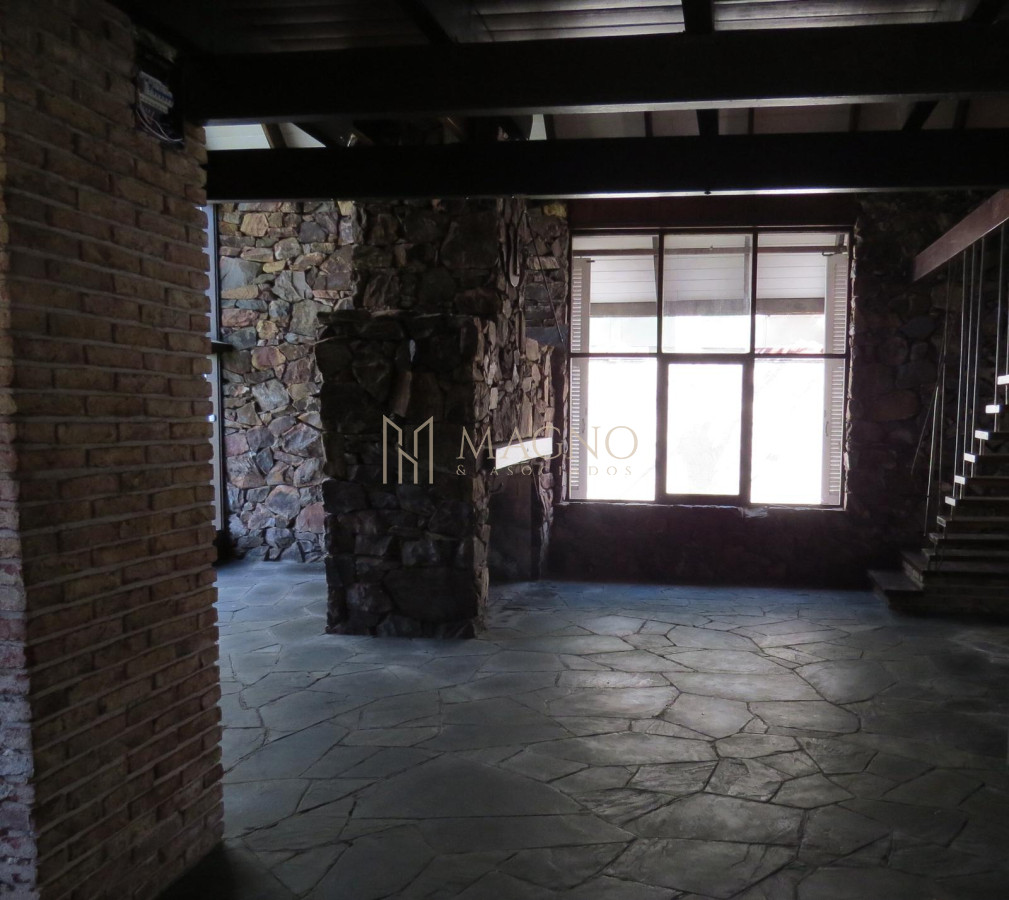 Casa ID.596 - Casa en venta con piscina en Carrasco