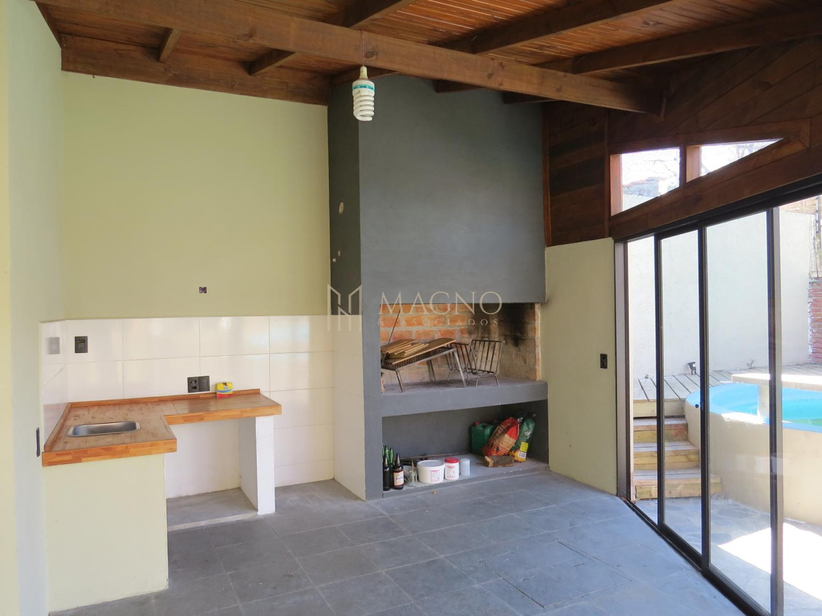 Casa ID.596 - Casa en venta con piscina en Carrasco