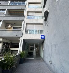 Se vende cochera en Luis Franzini y Carlos Berg