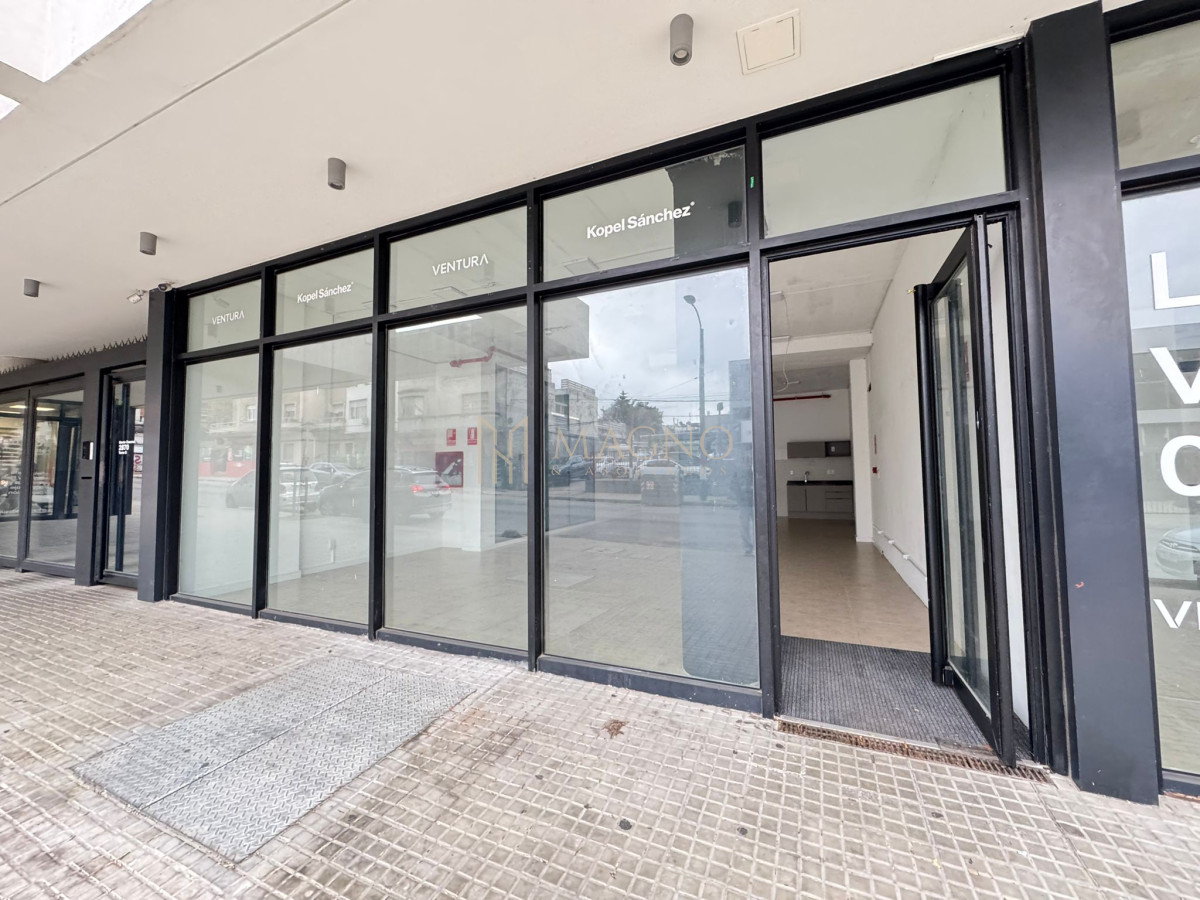 Local Comercial ID.637 - Local comercial en alquiler Sobre Monte Caseros