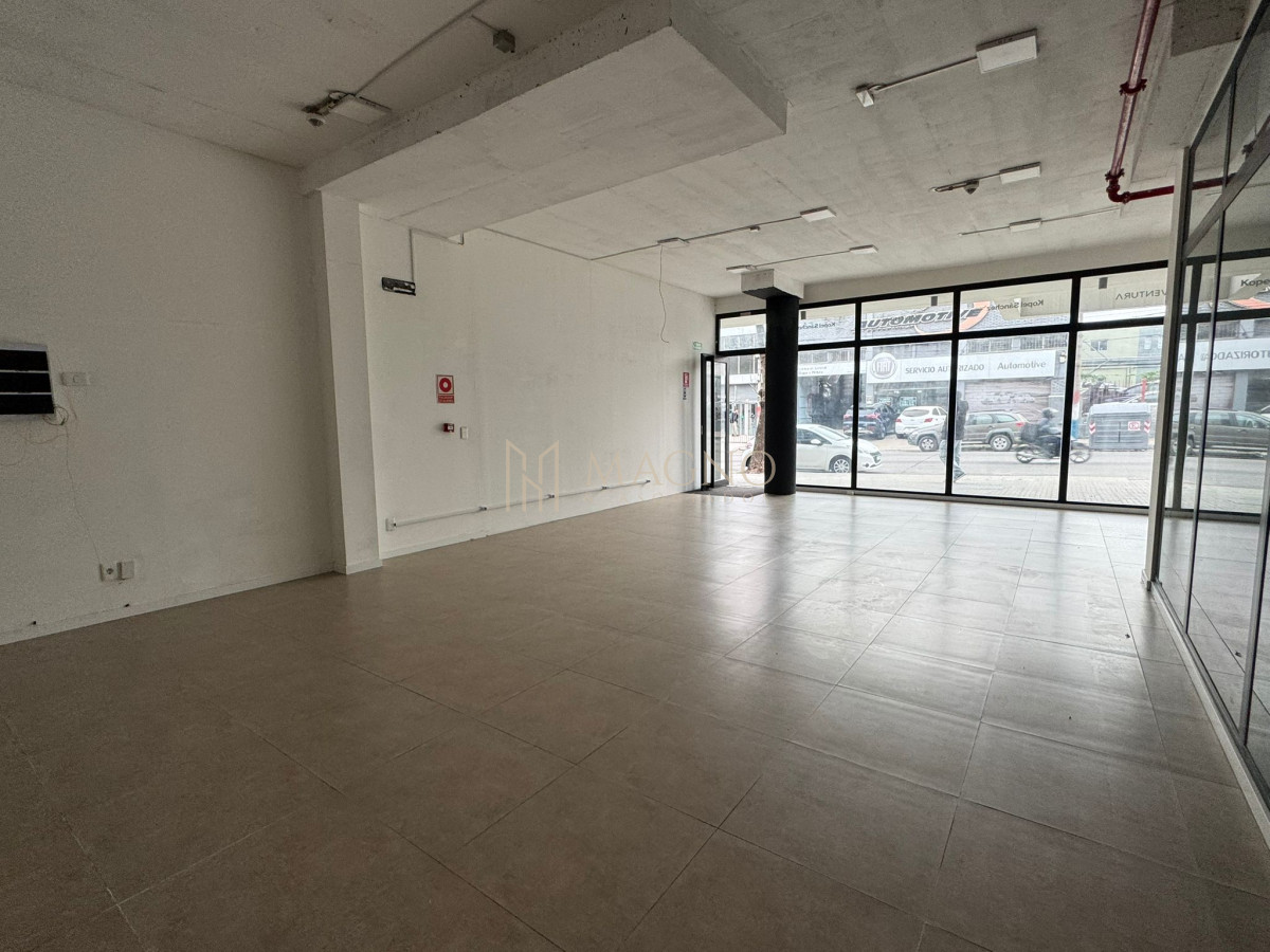 Local Comercial ID.637 - Local comercial en alquiler Sobre Monte Caseros