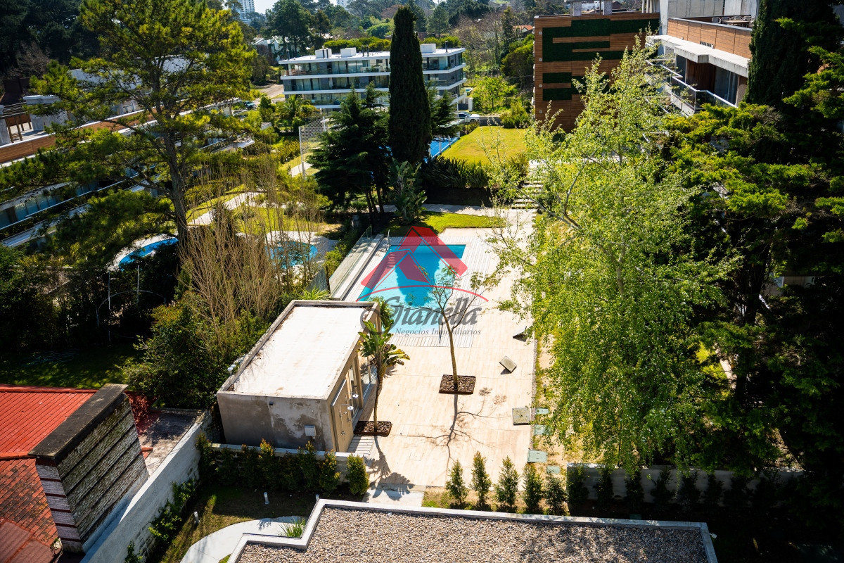 Apartamento ID.2018 - Apartamento en venta en playa mansa Punta del Este 