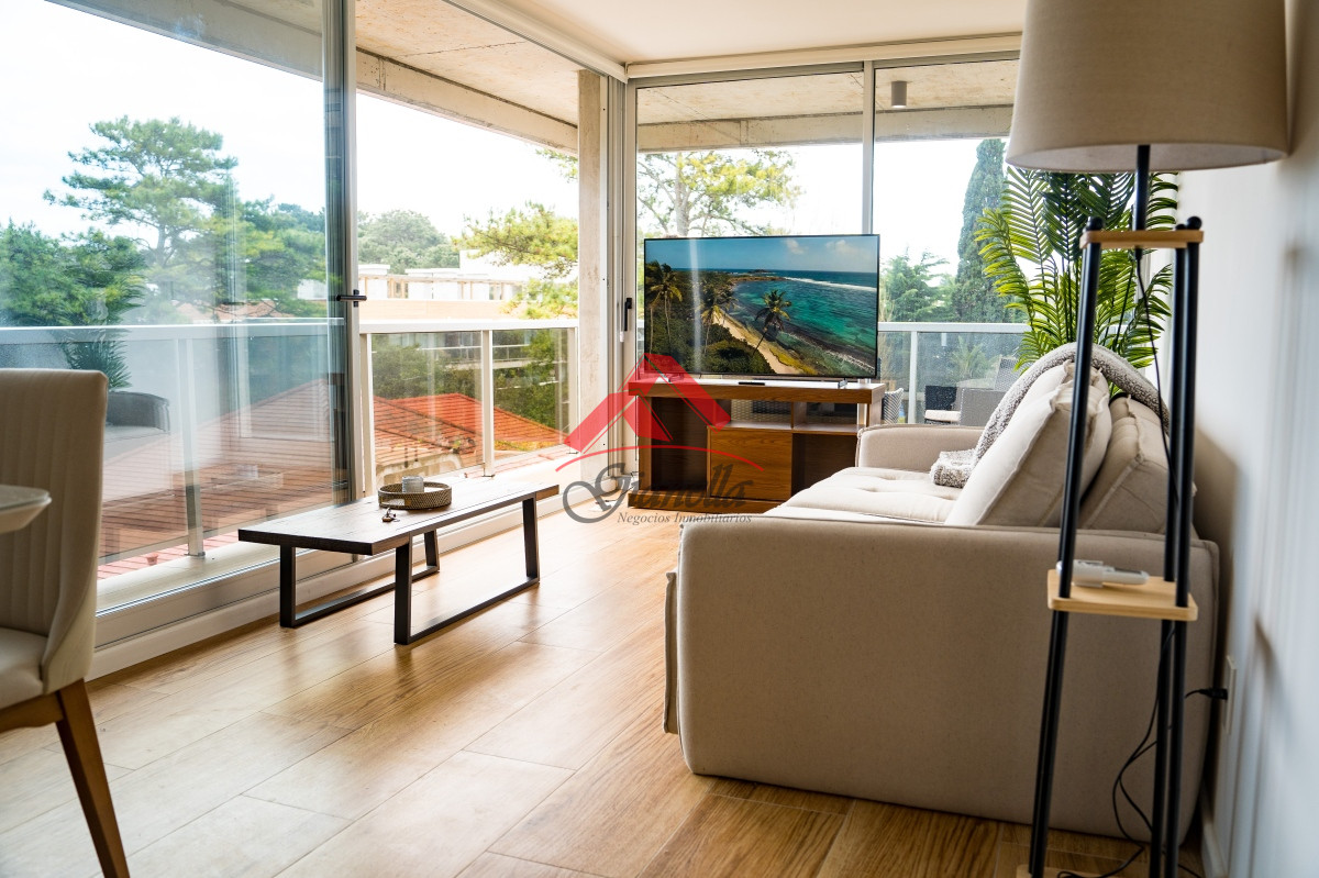 Apartamento ID.2018 - Apartamento en venta en playa mansa Punta del Este 