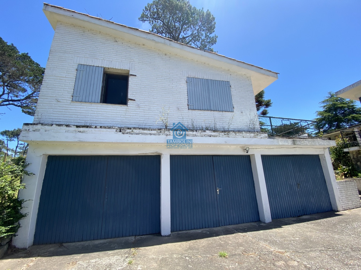 Casa ID.444 - Gran propiedad en Cantegril conformada por 3 casas 