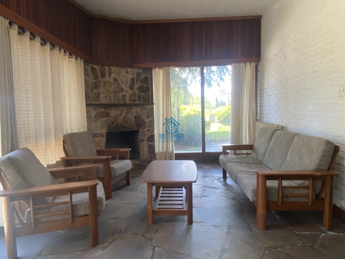 Casa ID.444 - Gran propiedad en Cantegril conformada por 3 casas 