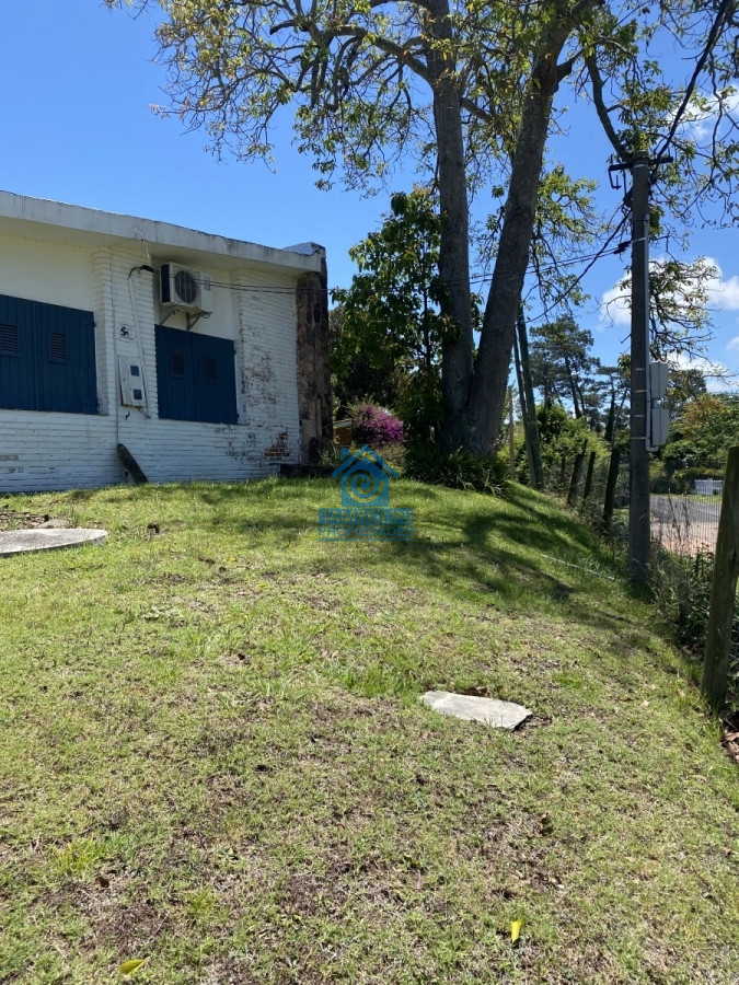 Casa ID.444 - Gran propiedad en Cantegril conformada por 3 casas 