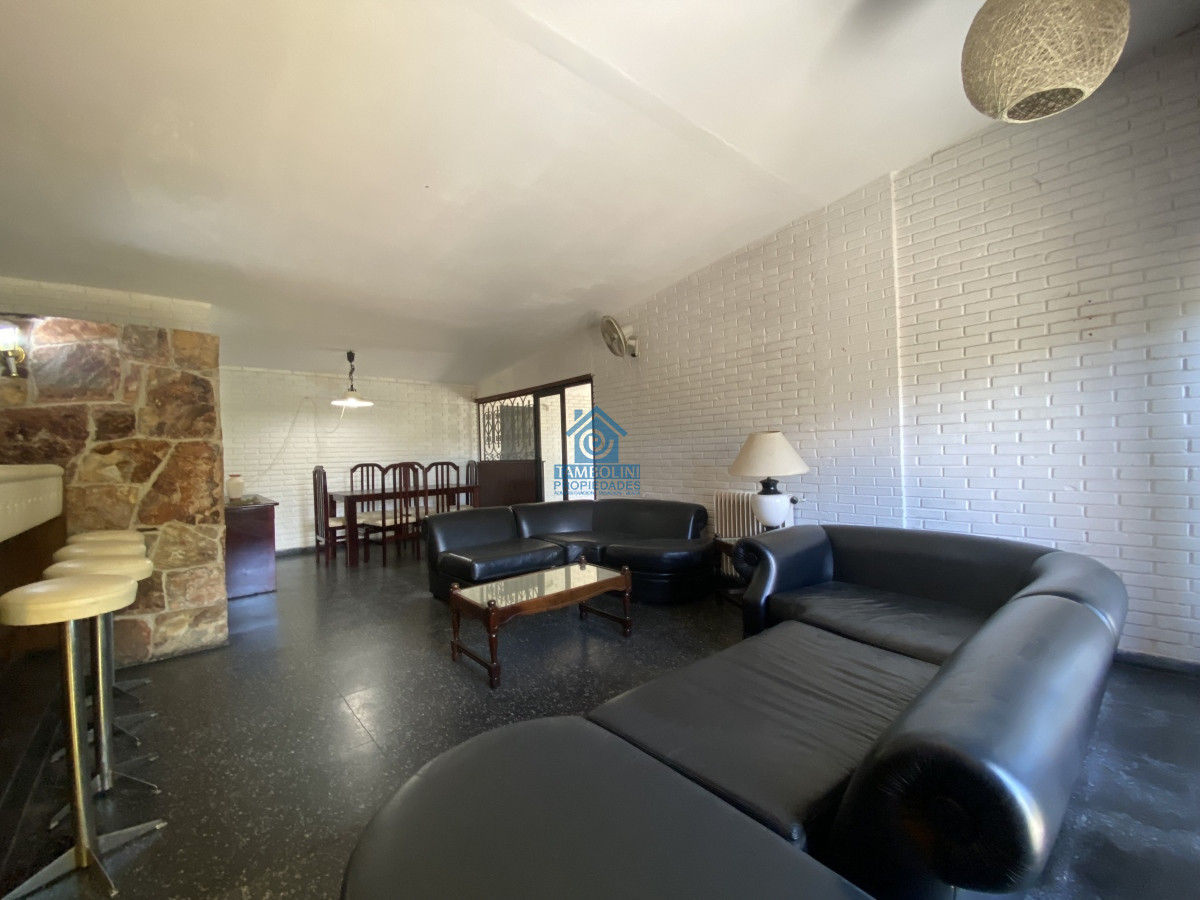 Casa ID.444 - Gran propiedad en Cantegril conformada por 3 casas 