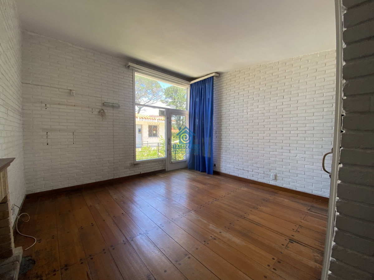 Casa ID.444 - Gran propiedad en Cantegril conformada por 3 casas 