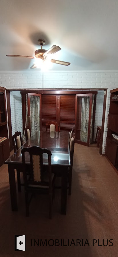 Casa ID.871 - Venta de Casa de 227 m2 en Las Delicias con terreno de 608 m2 con 4 Dormitorios 4 Baños y más