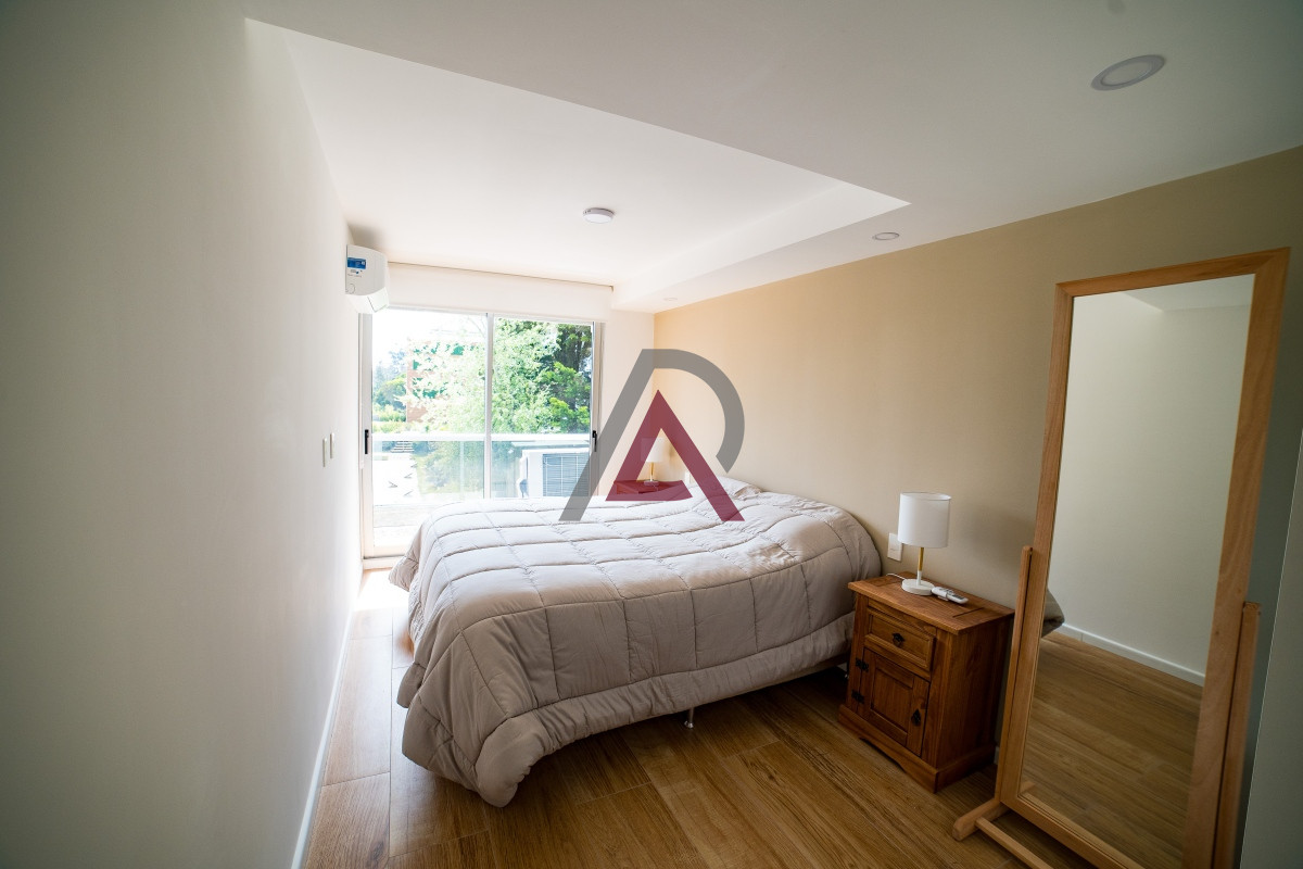 Apartamento ID.125 - Venta Apartamento, playa mansa. Punta del este 