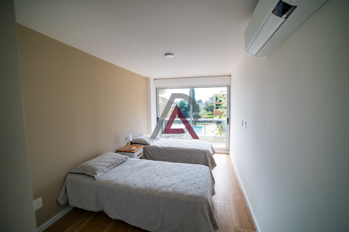 Apartamento ID.125 - Venta Apartamento, playa mansa. Punta del este 