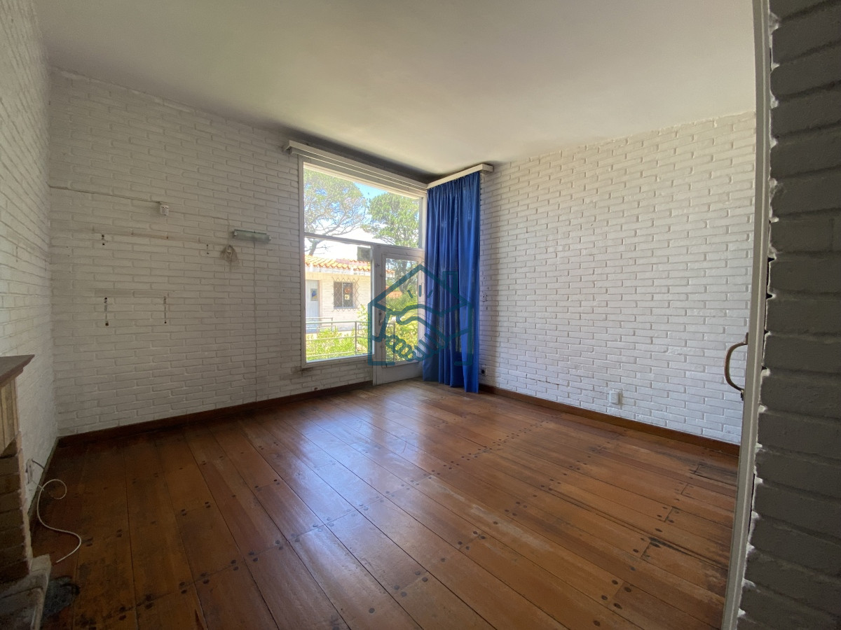 Casa ID.797/Gran-propiedad-en-Cantegril-a-1-cuadra-de-Av.-Córdoba - Gran propiedad en Cantegril a 1 cuadra de Av. Córdoba