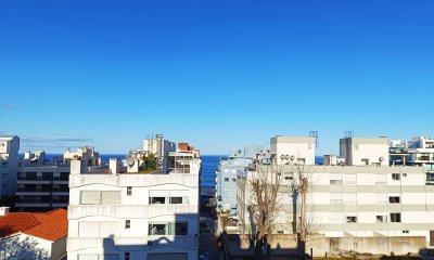 Venta Apartamento de 2 Dormitorios y 2 baños en Peninsula!!!!