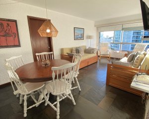 Apartamento en venta de 1 dormitorio con cochera en Punta del Este