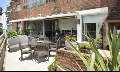Apartamento de 2 dormitorios con terraza en Punta del Este