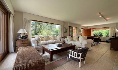 CASA EN VENTA EN SAN RAFAEL 4 DORMITORIOS