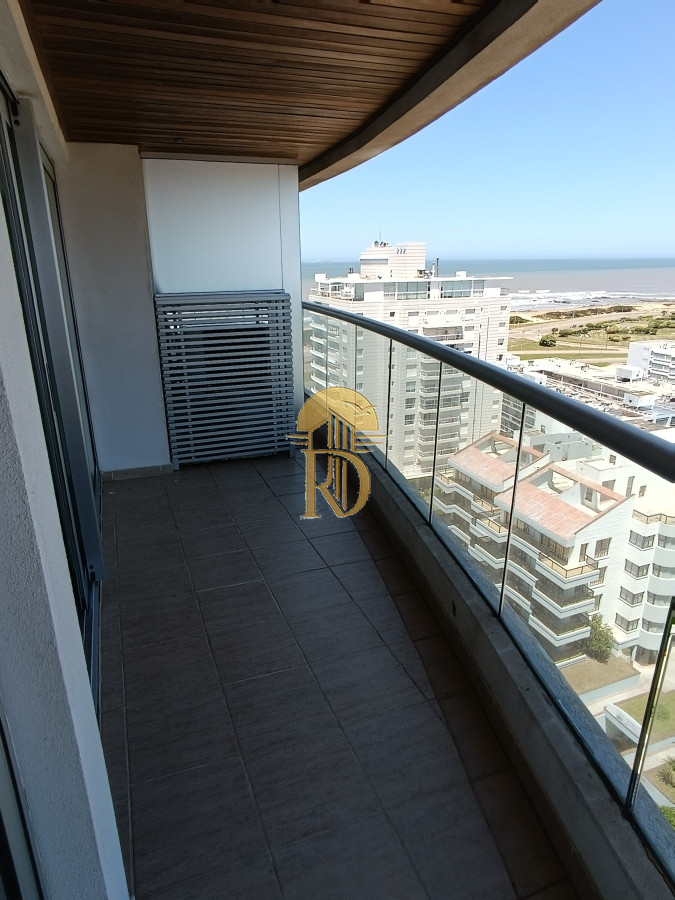 icon brava ,torre con servicios a 100 mts de Playa Brava -id-206-2