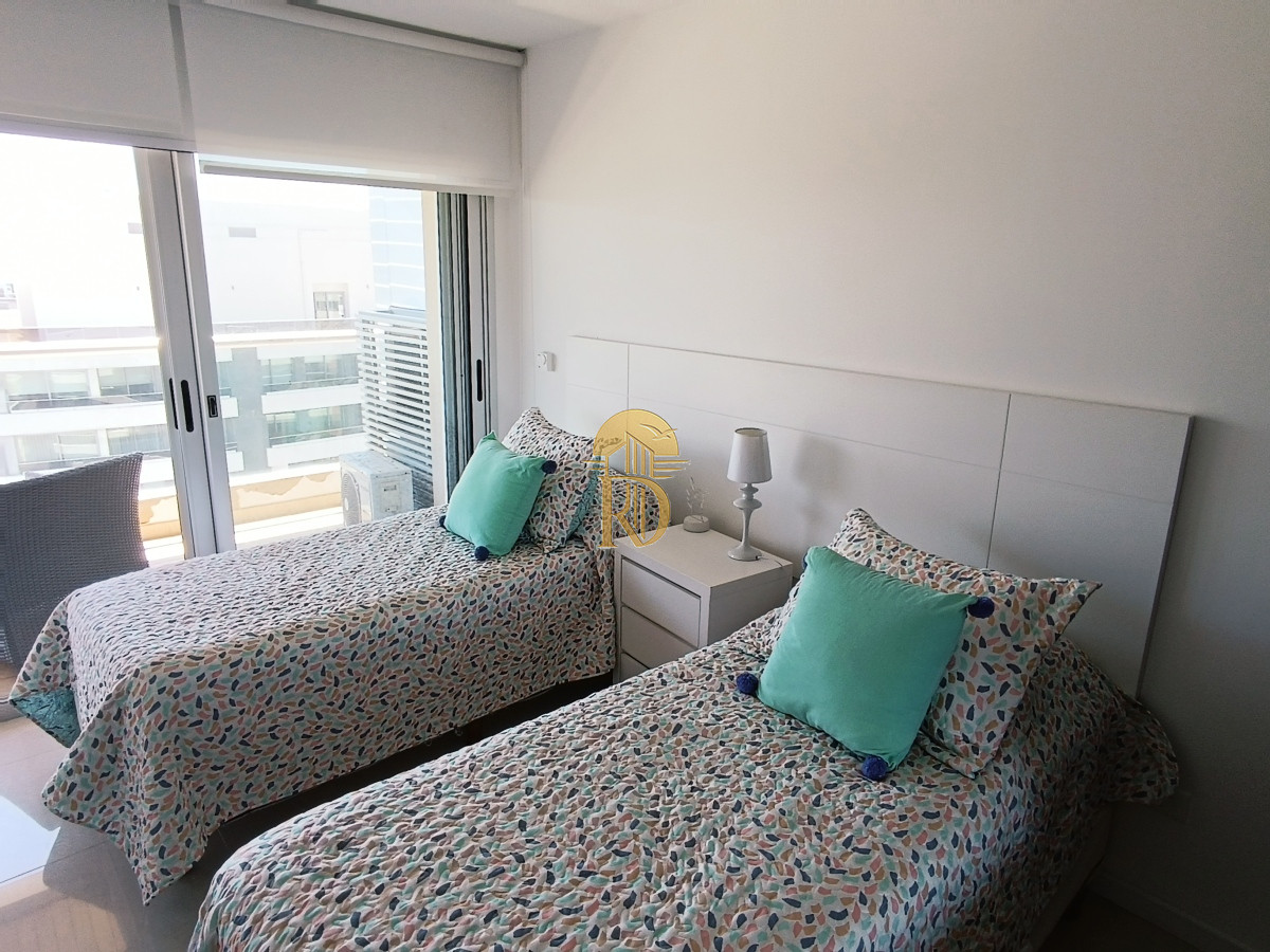 icon brava ,torre con servicios a 100 mts de Playa Brava -id-206-19