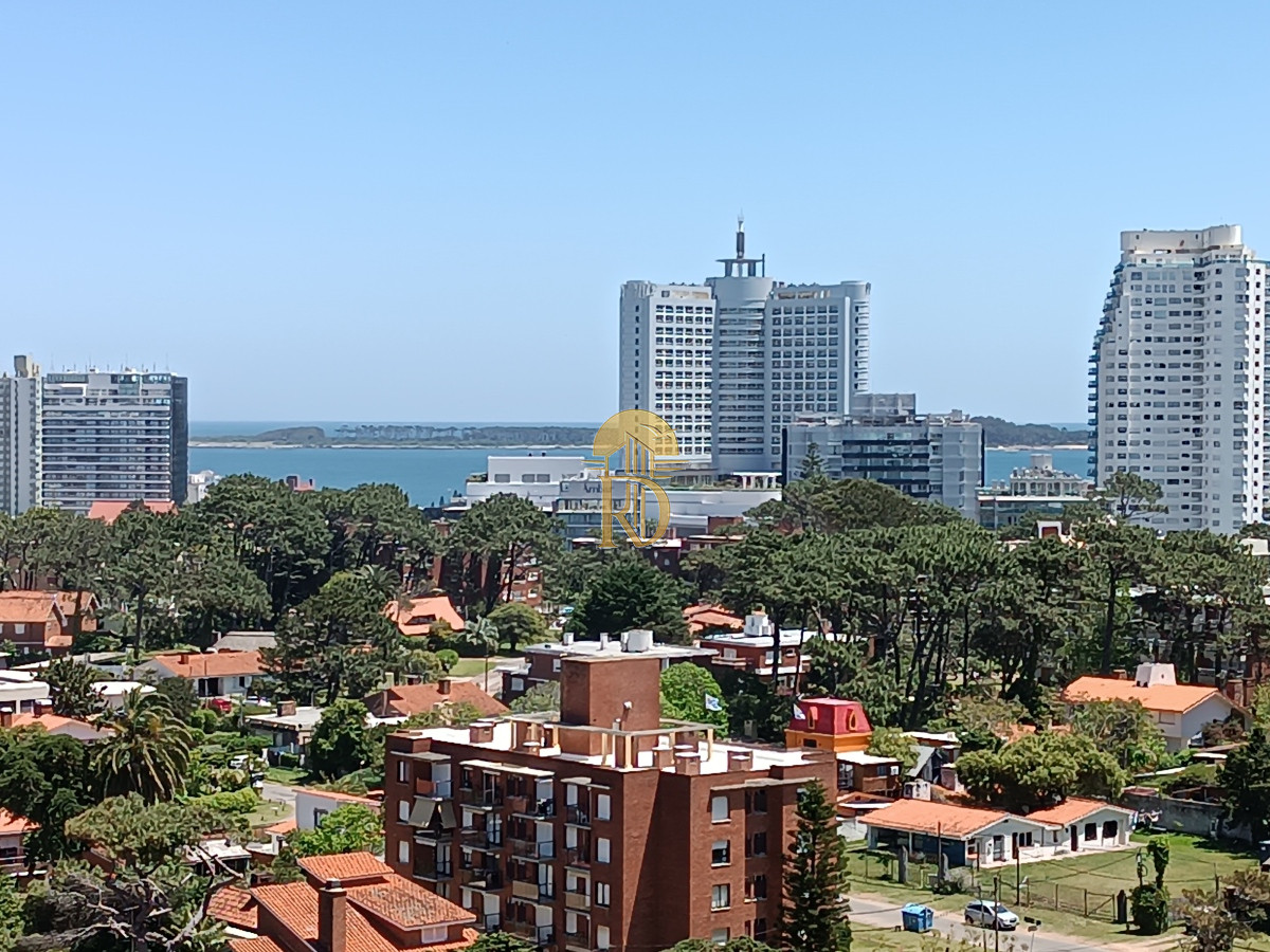 icon brava ,torre con servicios a 100 mts de Playa Brava -id-206-1