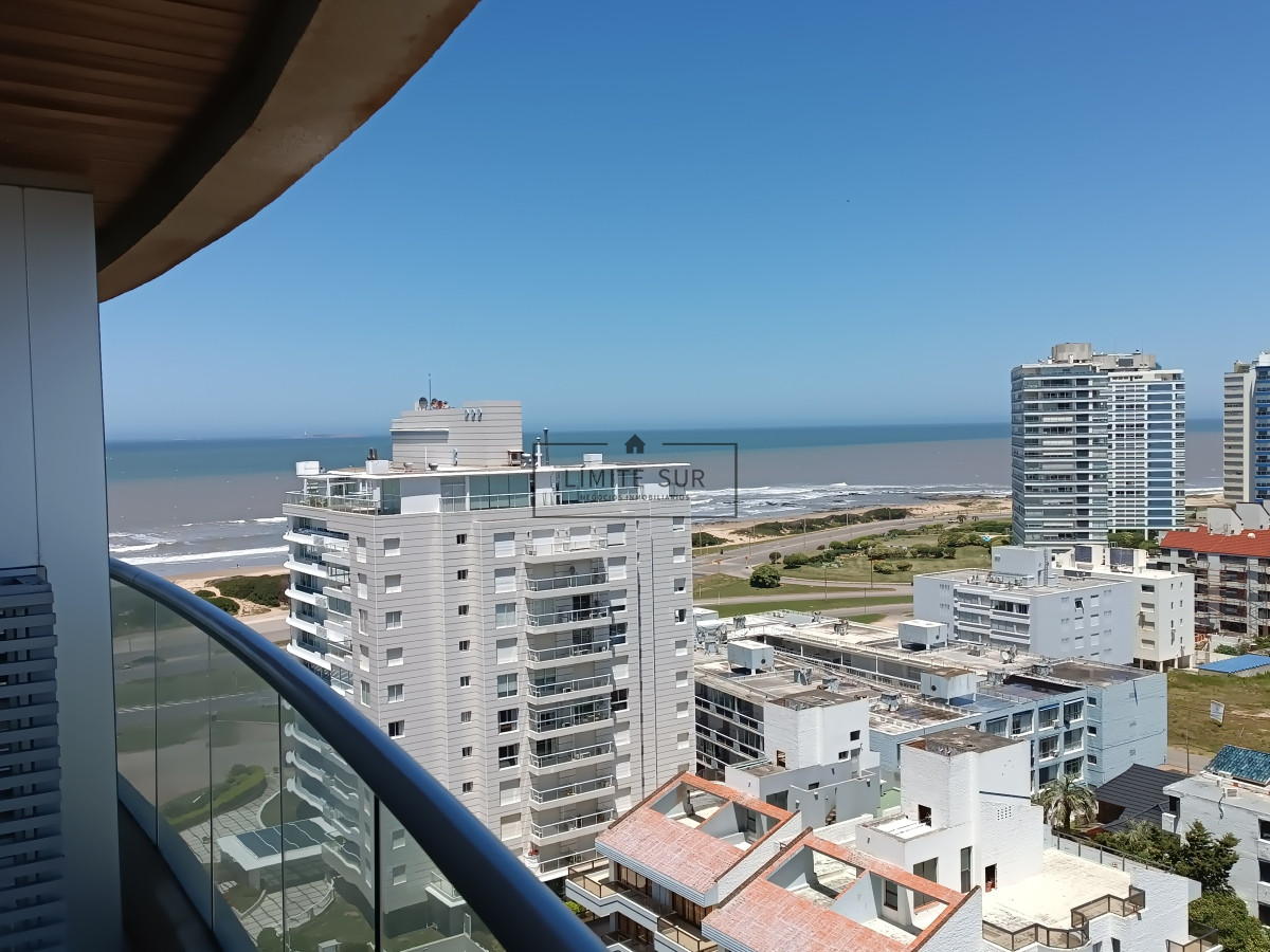 Apartamento ID.101 - Excelente torre con servicios a 100 mts de Playa Brava
