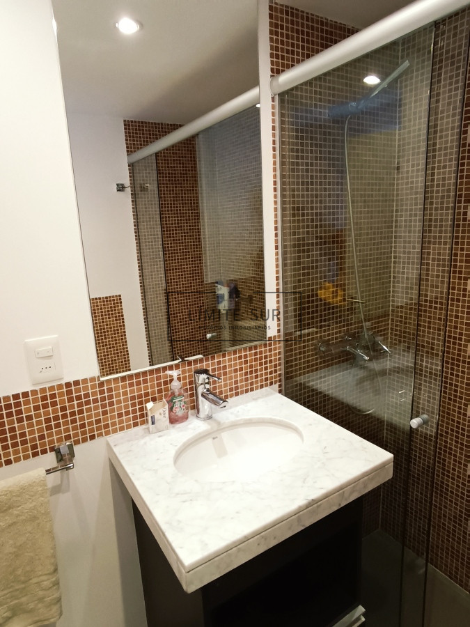 Apartamento ID.101 - Excelente torre con servicios a 100 mts de Playa Brava