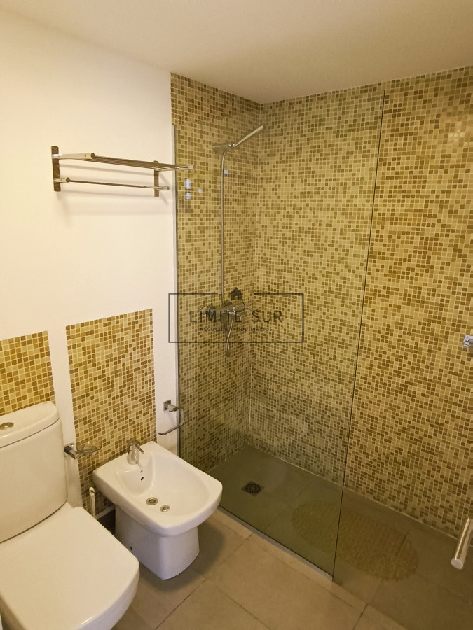 Apartamento ID.101 - Excelente torre con servicios a 100 mts de Playa Brava