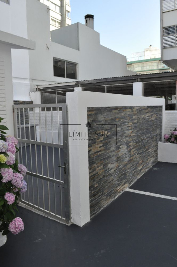 Apartamento ID.109 - Apto sobre Gorlero a 100 mts del Puerto de Punta del este