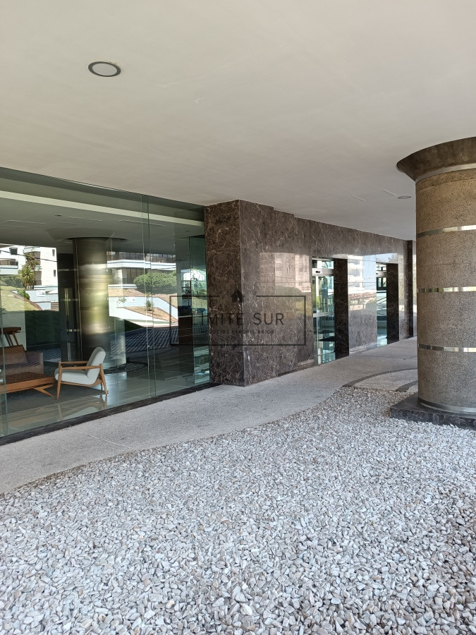 Apartamento ID.101 - Excelente torre con servicios a 100 mts de Playa Brava